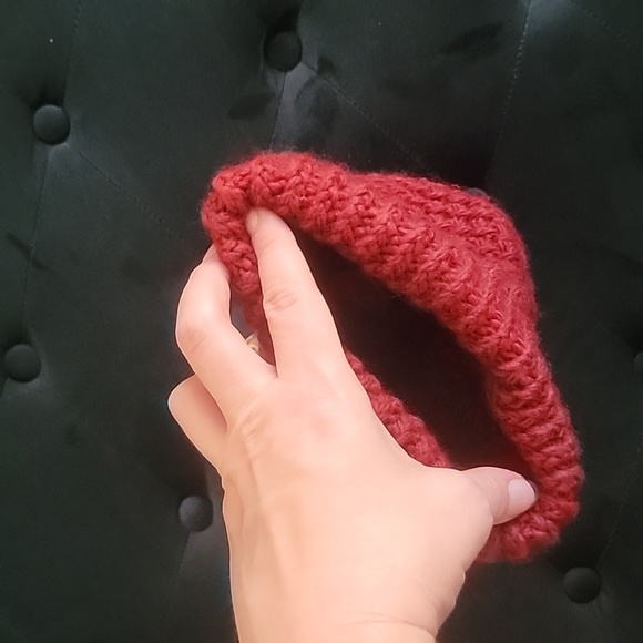 Known Supply Knit Cap Ruby NWT - Picture 8 of 10